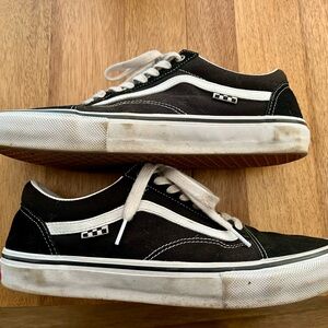 Mens Old Skool Popcush Vans skate shoes. Black/white. Size 11.